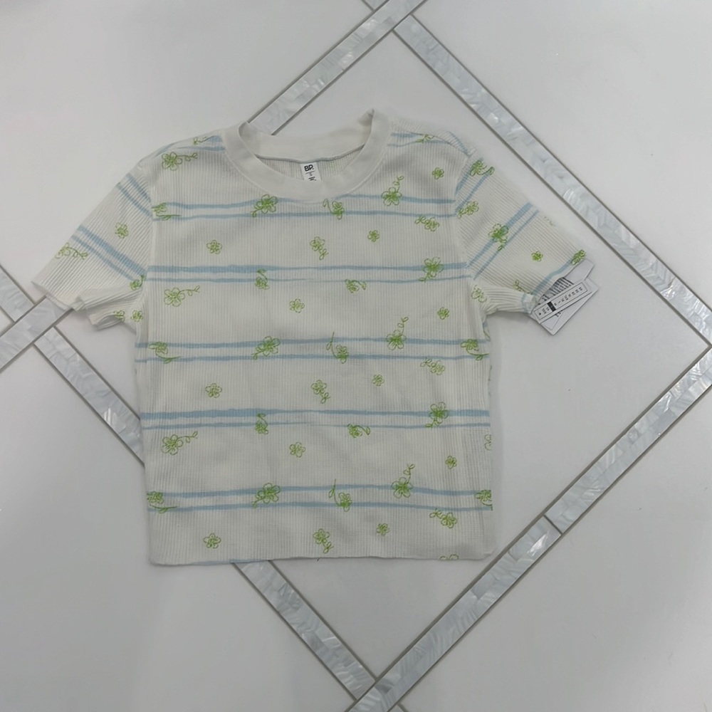 NWT - Nordstorm BP blue stripe daisy tee